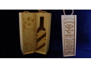 Drewniana skrzynka na wino z grawerem