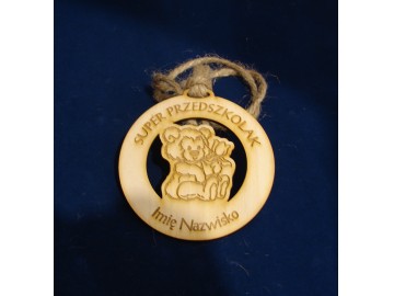 drewniany medal sr 10cm ze sznurkiem 8
